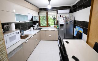 Vanzare apartament 3 camere, Micro 17, 70 mp, 99.000 EURO - Poză 1