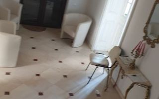 Casă de vânzare – Zona Moșilor- Renovată și consolidată recent | CURTE - Poză 3