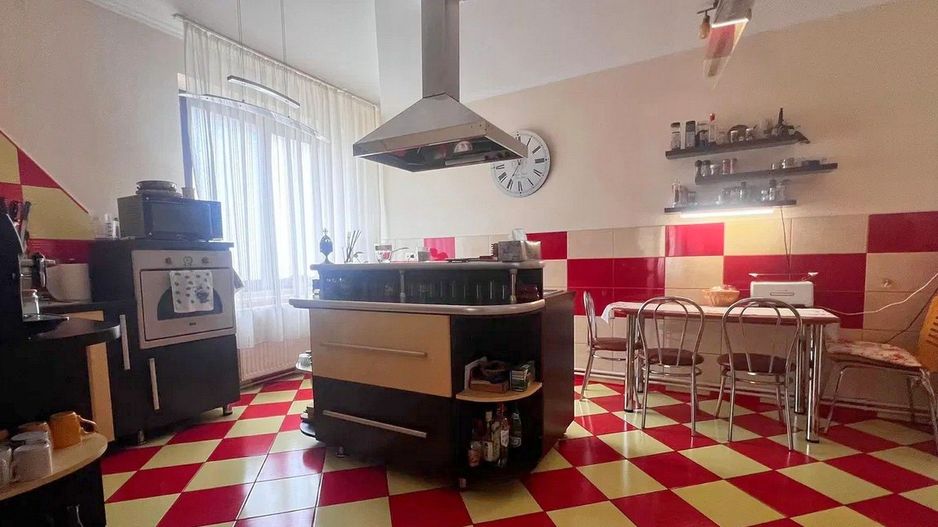 Vila cu 5 Camere și Teren 2183+Clădire pentru Afacere sau Evenimente - Poză 6