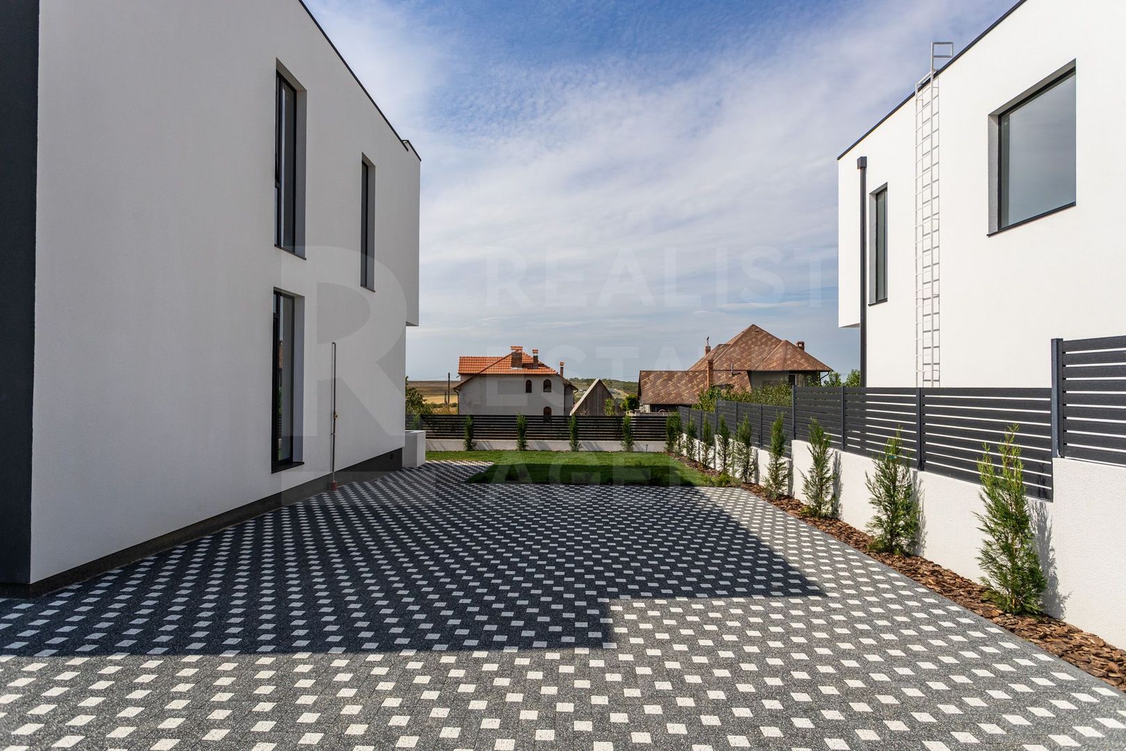 Vânzare, casă Hi-Tech, 200 mp, str. Meșterul Manole, Colonița - Poză 4