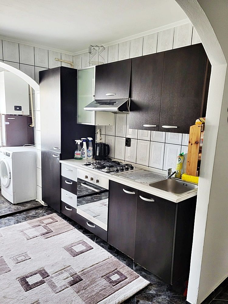 Codlea, apartament 2 camere decomandat, etaj 1, mobilat, 75000 euro - Poză 14