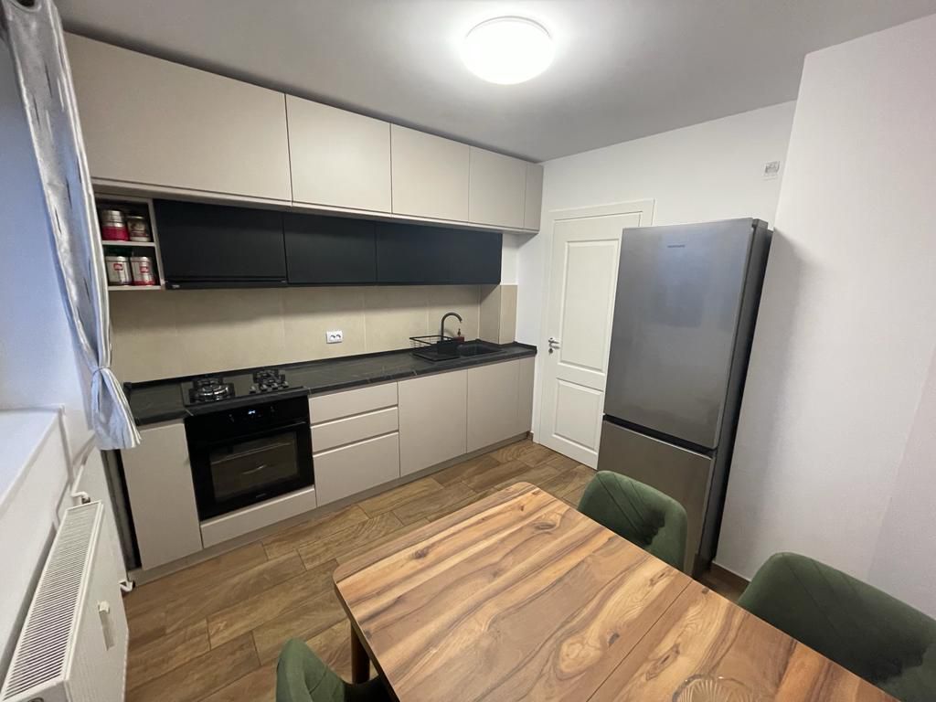 Apartament 3 camere Stefan Cel Mare - Poză 1