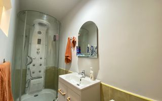 Cladire Istorica, 4 camere, 134 mp, Renovat, Zona Sinaia, Comision 0% - Poză 15