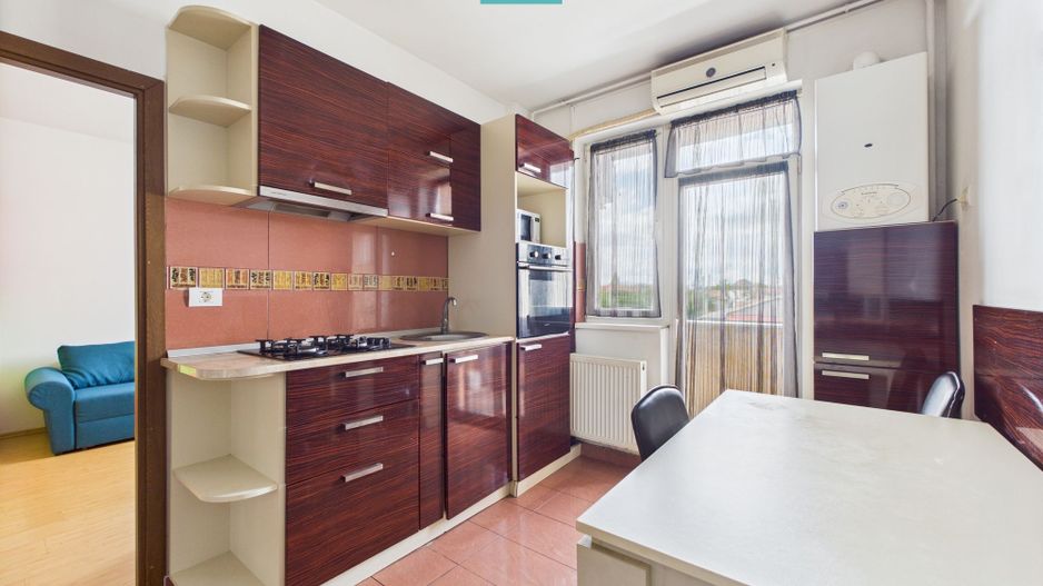 Apartament 2 camere, etaj 1, parcare privata. - Poză 1