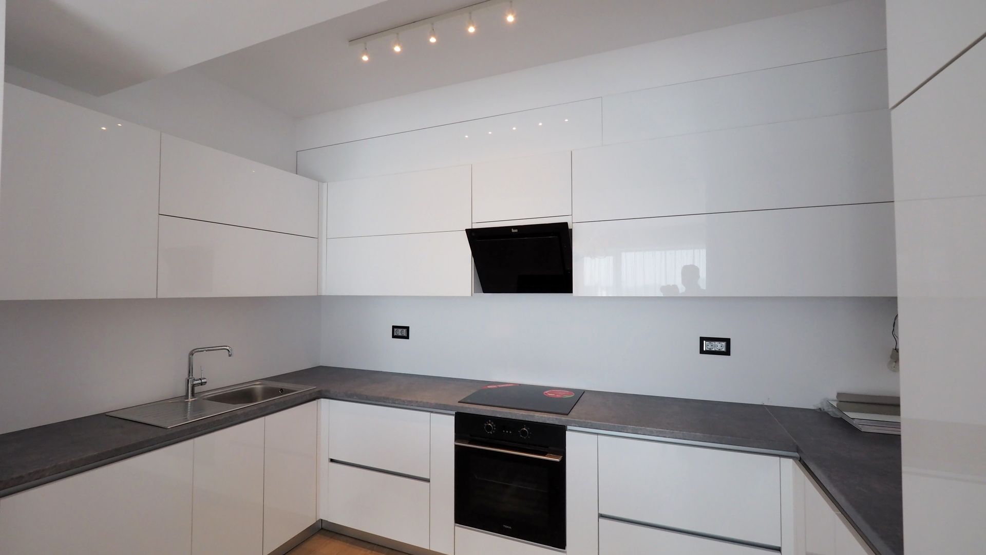 VEDERE PARC! Apartament modern cu 3 camere | terasa 16mp | garaj - Poză 6