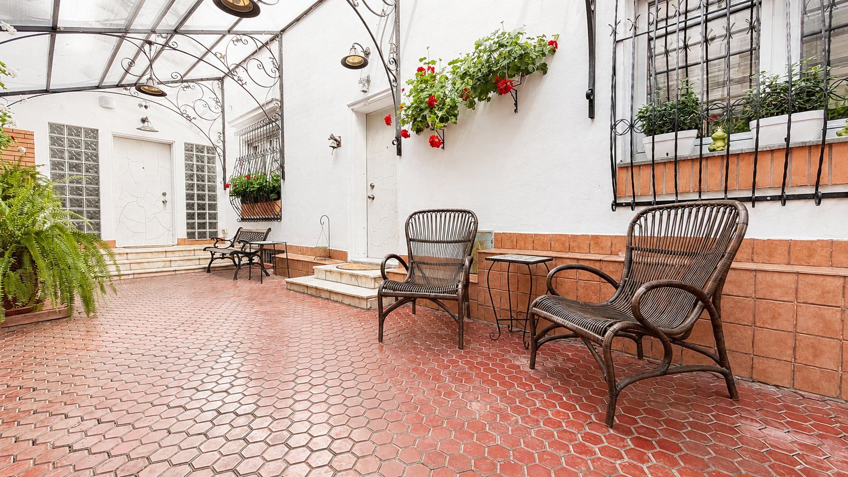 Vila zona Stefan cel Mare - 380 mp teren - 452 mp utili, Rezidential / Office - Poză 4