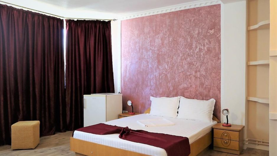 Mamaia Nord - Langa Mare, pensiune la cheie, 11 camere, 9 bai! - Poză 11