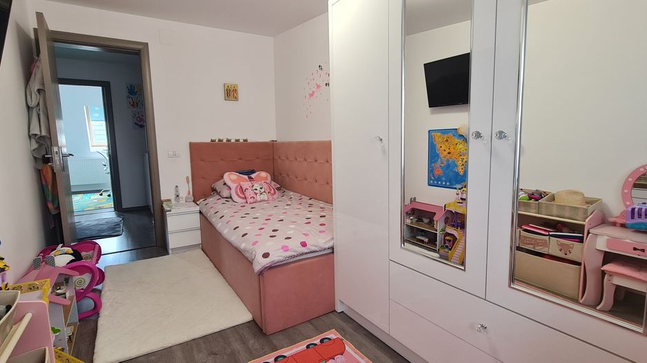 Casa mobilata si utilata in Cartier Izvor Tarlungeni Brasov - Poză 14