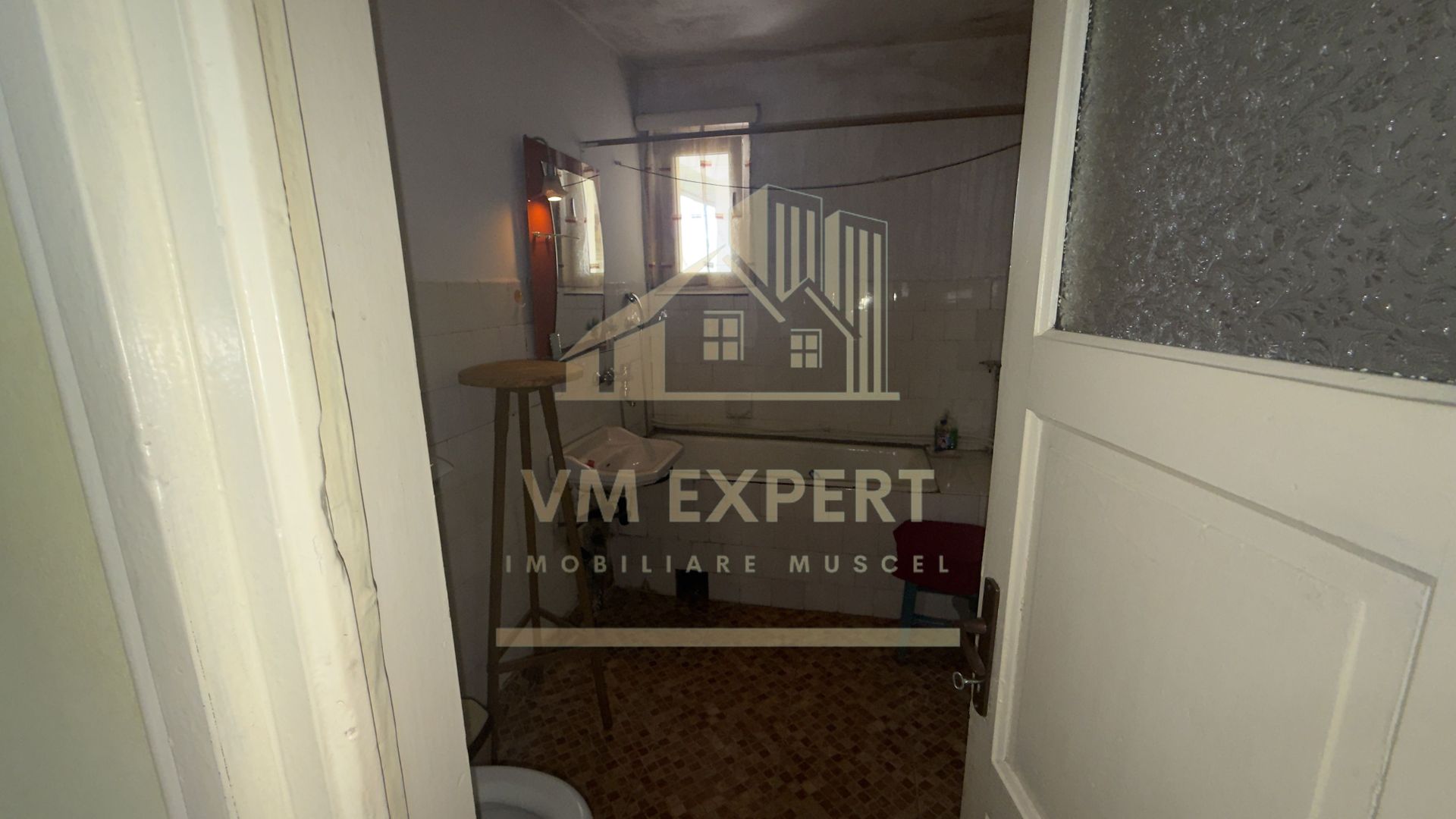 APARTAMENT 2 CAMERE ETAJ 4 ZONA ULTRACENTRALĂ CAMPULUNG - Poză 18