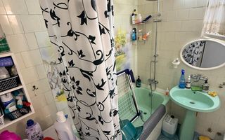 2 camere| curte comuna cu 3 apartamente| centrala proprie| zona aradului| - Poză 17