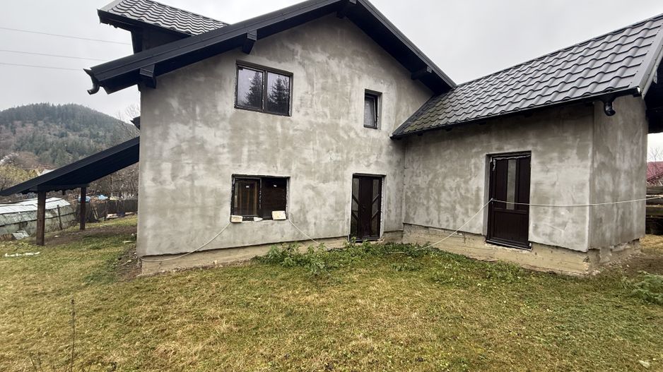 Casa Sucevița | 4.000 mp teren | Zonă liniștită 🌲 - Poză 2