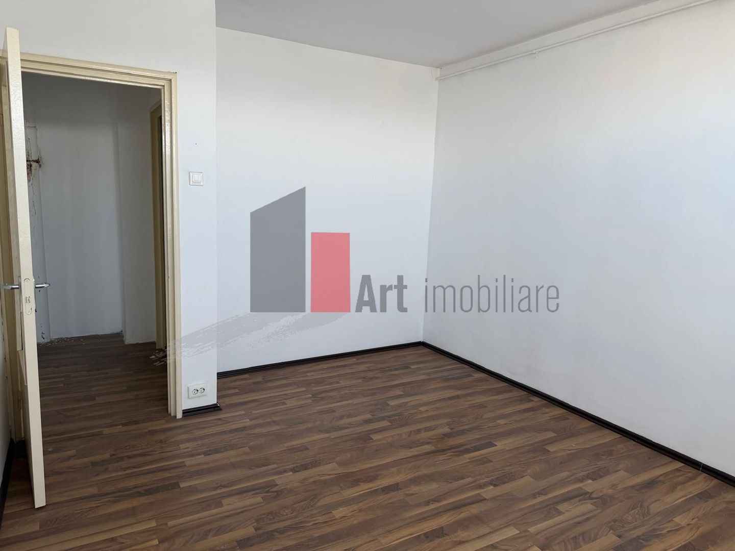 apartament 2 camere Drumul Taberei - Poză 3