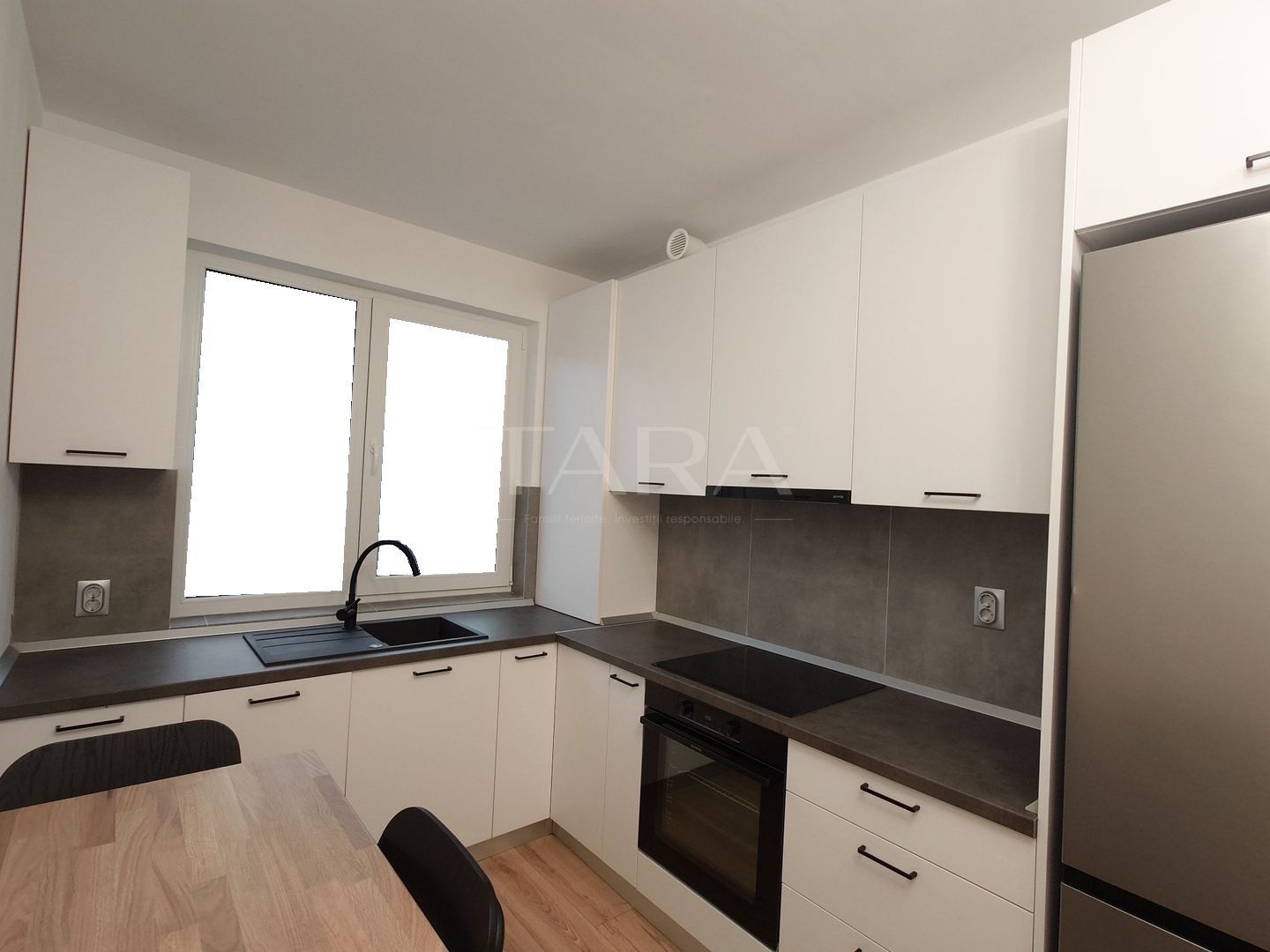 Apartament modern cu 2 camere, mobilat și utilat, zona Abatorului. - Poză 2