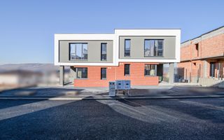 Casa de tip Duplex cu demisol si terasa - Poză 1