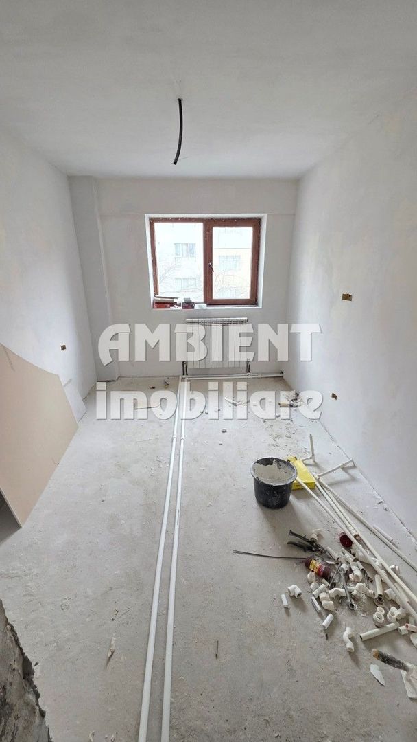 Apartament cu 3 camere, etaj 2, in renovare, zona TRAIAN; - Poză 3