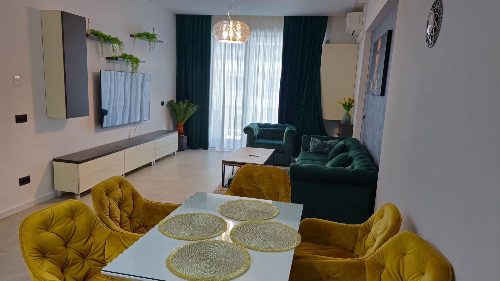 Inchiriere 2 camere  – Sea On, Mamaia Nord | Vedere directă la mare I Parcare - Poză 12