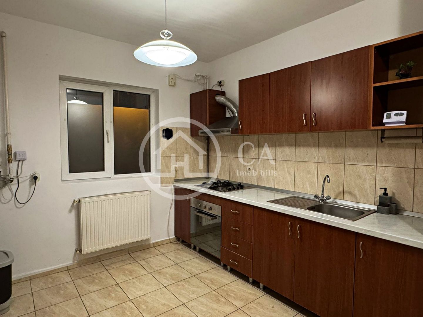 Casă de închiriat cu 4 camere în Cartierul Europa, Oradea - Poză 2