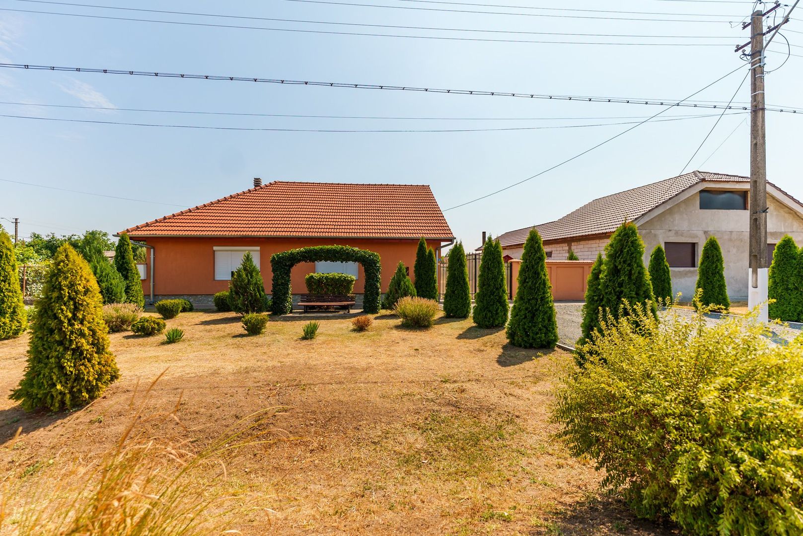 Casă spațioasă la sol în Macea - Poză 3