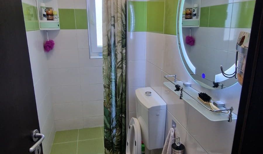 Apartament 3 camere , 2 băi 2 balcoane, Etaj 2, Cartier Turnisor - Poză 9