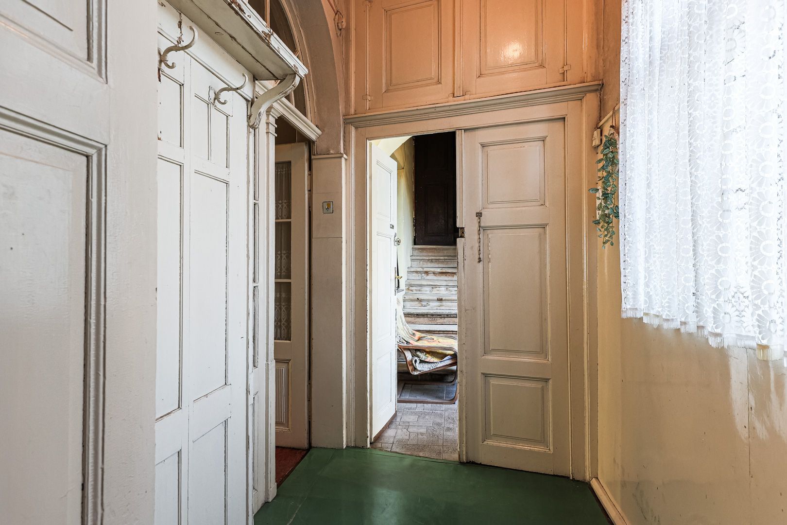 Apartament 4 camere semidecomandat, ultracentral, etaj 1 - Poză 14