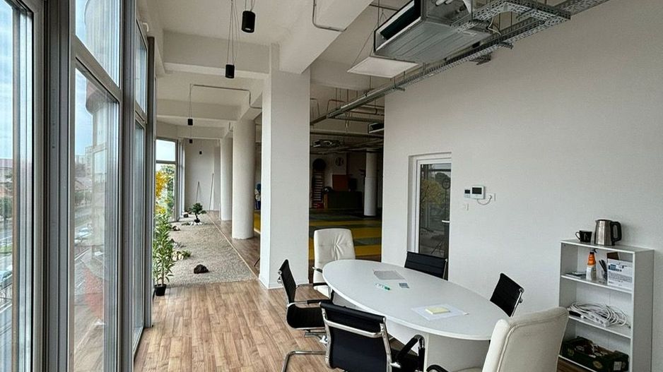 Spatiu de birou cu terasa de 295 mp - Poză 6