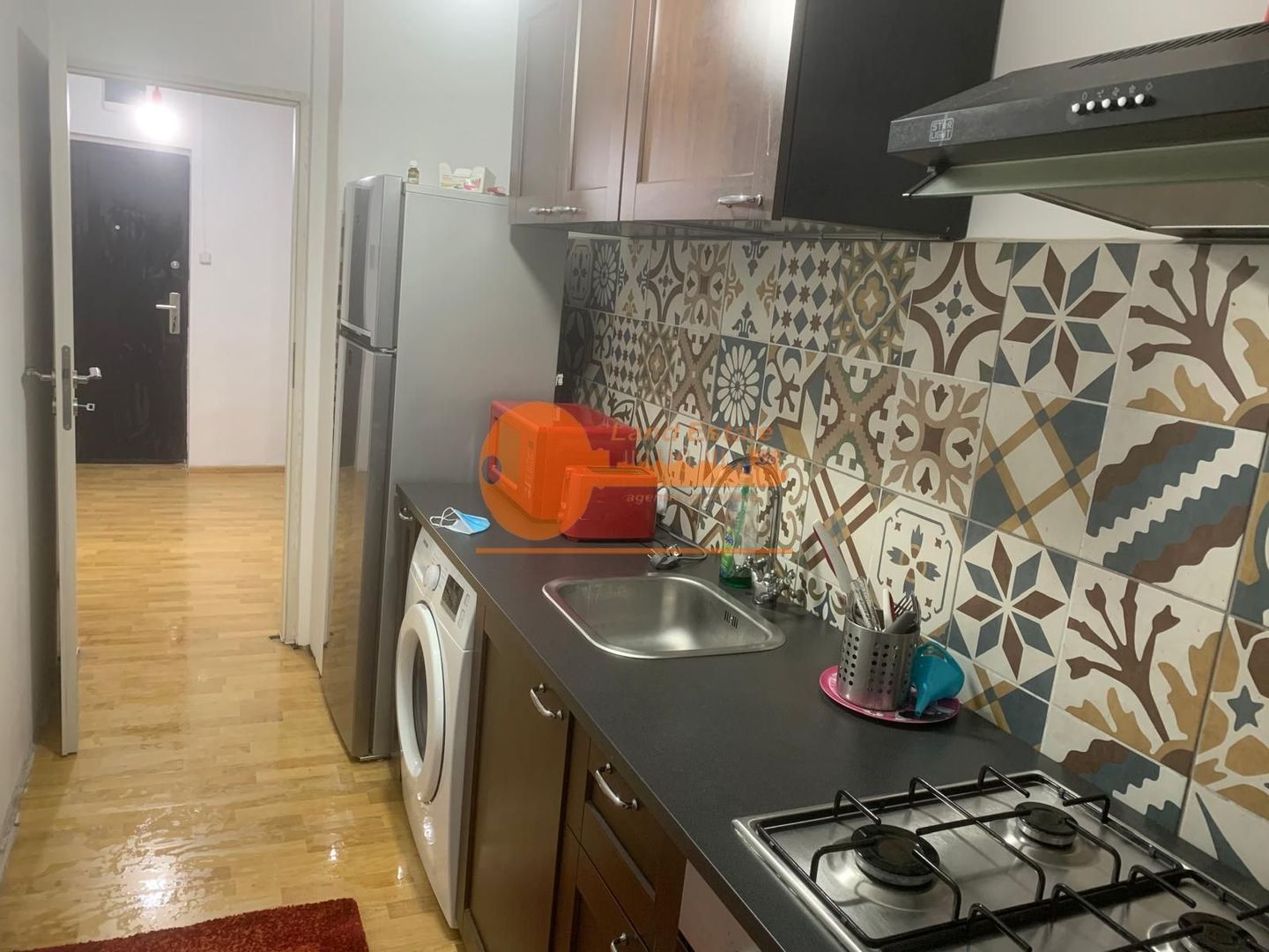 Garsoniera Lujerului - 250 m metrou ( 40 mp ) - Poză 2