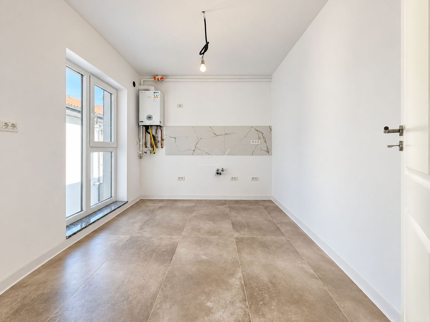 Bloc finalizat. Decomandat. Parcare acoperita. 2 balcoane. Spatiu pod. - Poză 2