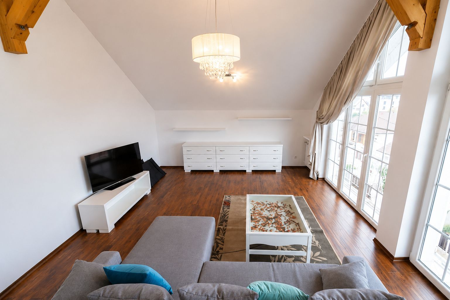 Apartament penthouse cu 5 camere | 2 băi | Terasă | Calea Dumbrăvii - Poză 2
