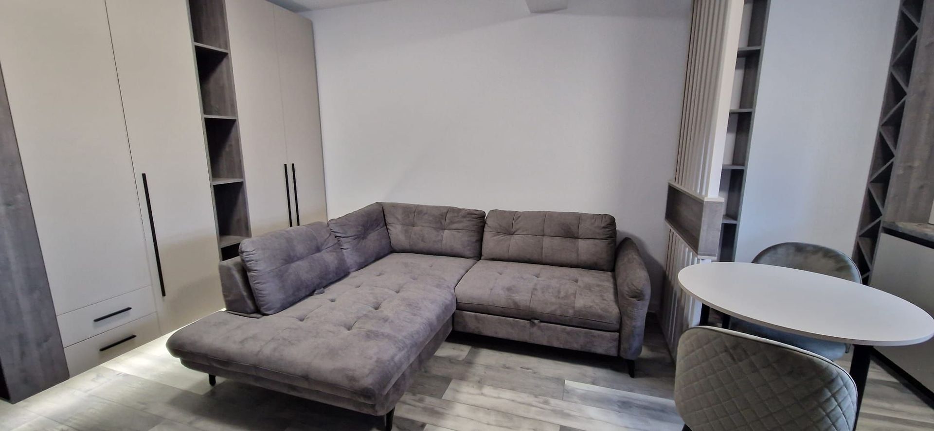 Apartament 2 camere 44 mp Rediu 80000 euro loc parcare inclus - Poză 2