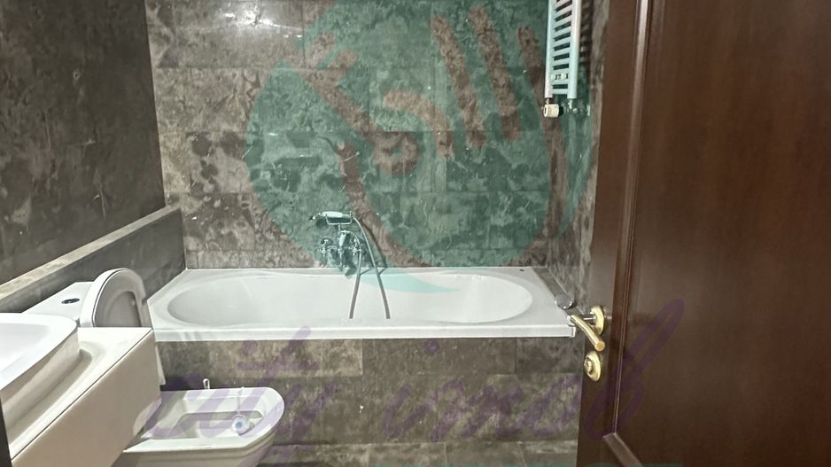 2 cam la 2 pasi de Bd Unirii - Constructie 2009 - Poză 7