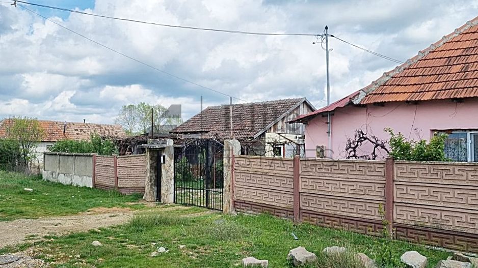 Casa cu teren 1439 mp de vanzare in Gurbediu, Bihor - Poză 2