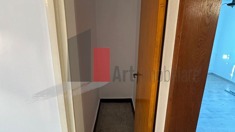 De vânzare – Apartament 3 camere, Sector 4 - Poză 9