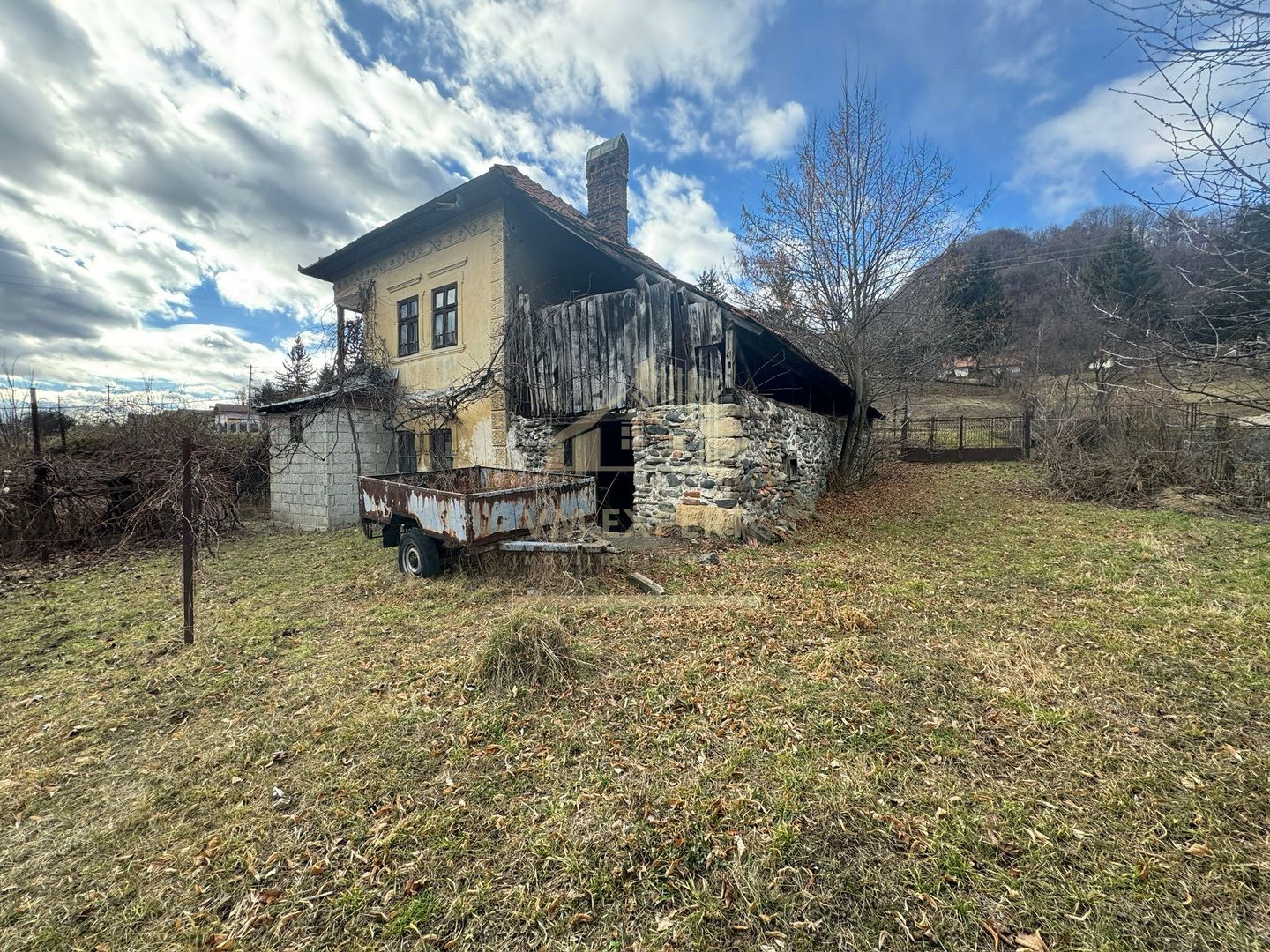 CASĂ  MUSCELEANA P+E 80 MP, TEREN 1500 MP, CAMPULUNG - Poză 10