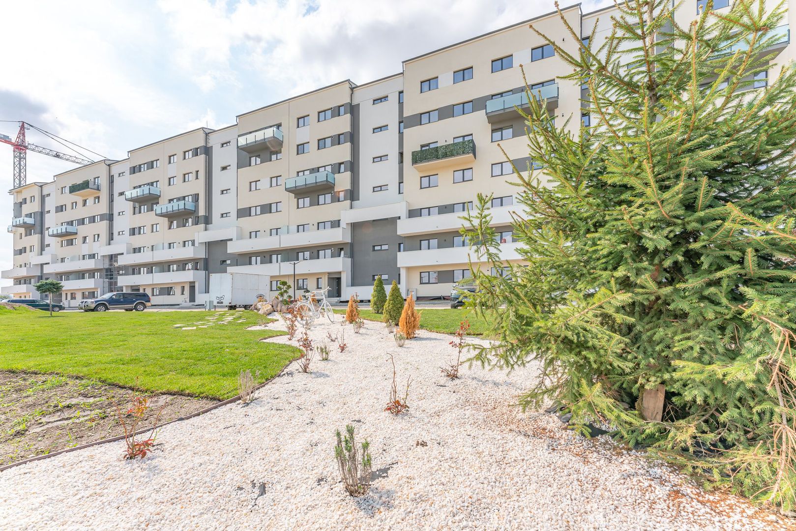 Apartament in bloc nou cu loc de parcare - Poză 1