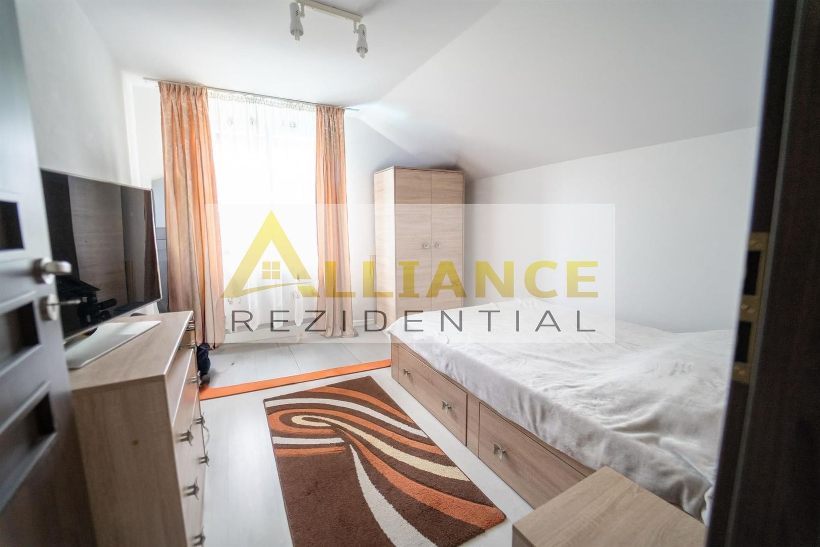 VILA MOBILATA si UTILATA- jacuzzi piscina incalzita - Poză 14