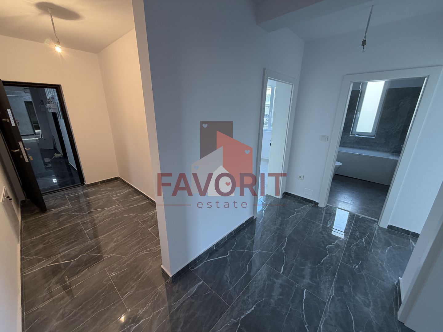 Disponibil imediat. Decomandat. TVA 21% inclus in pret - Poză 3