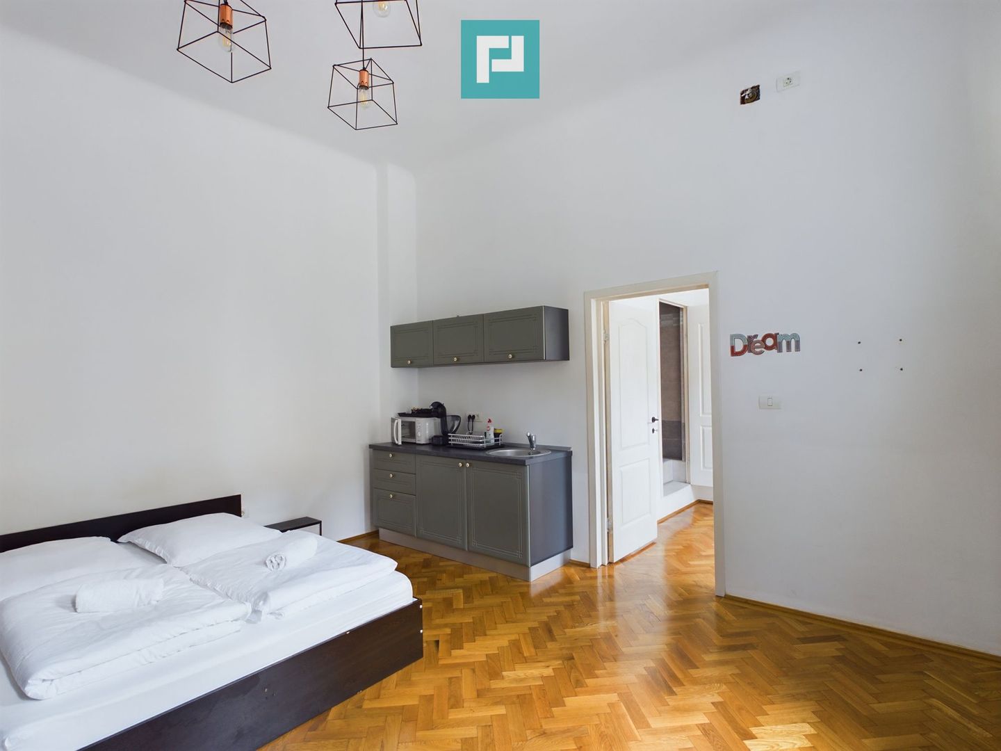 Apartament situat la km 0 in Arad - Poză 2