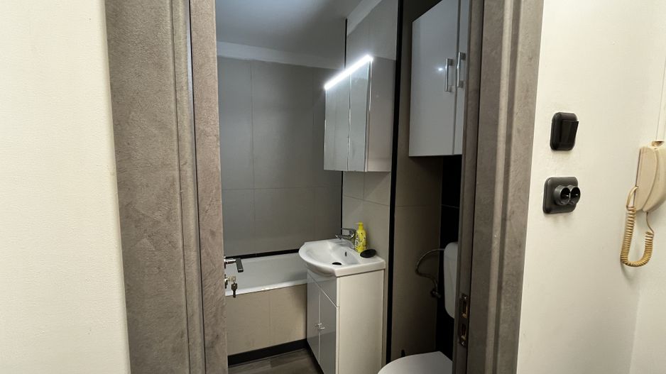 Garsonieră renovată 2025, parter, mobilată complet, zona Titan - Poză 4