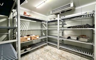 Spatiu Comercial  *731mp* / VAD stradal 31m / 19 locuri de parcare // Unirii - Poză 25