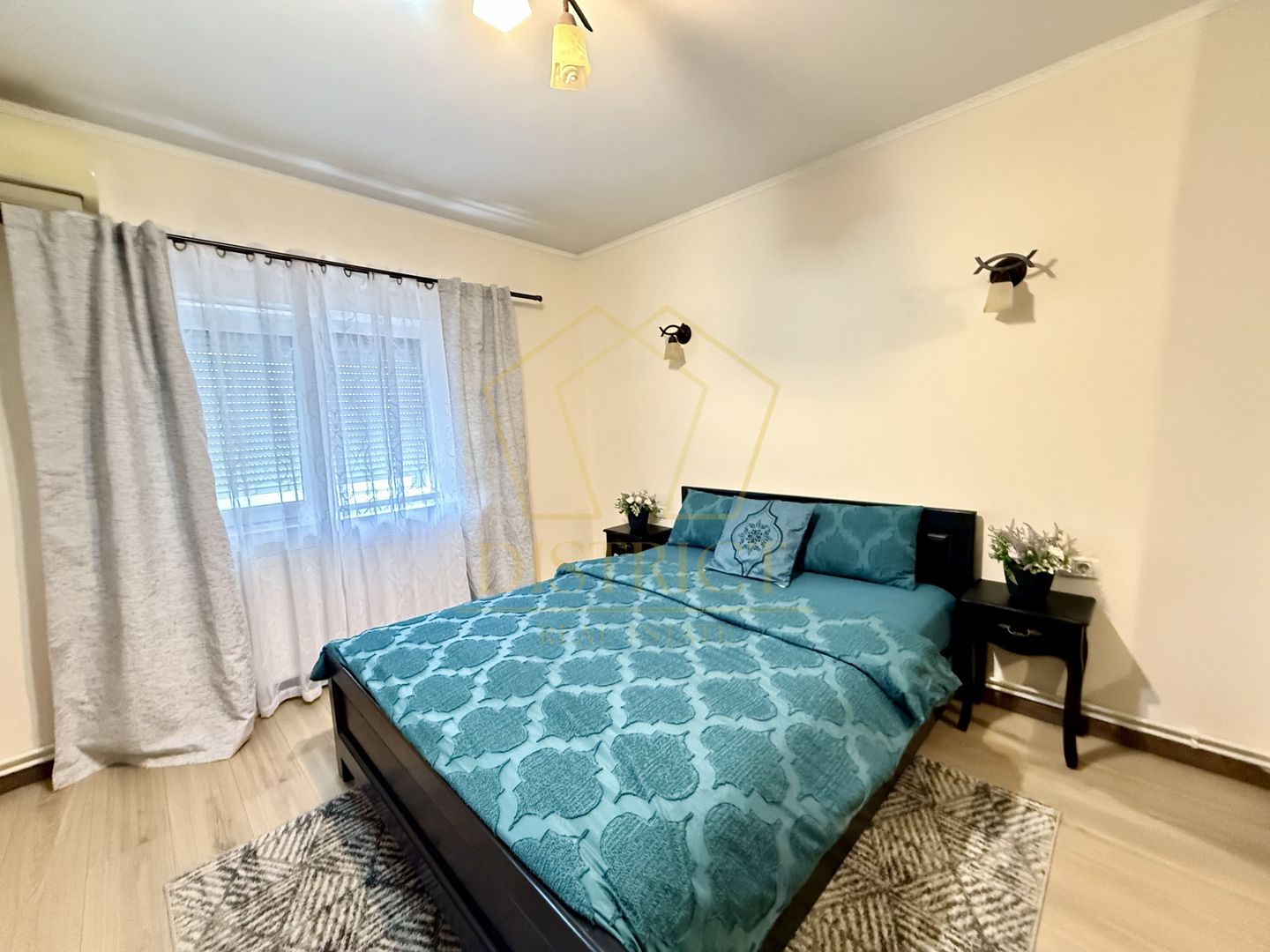 Apartament superb cu 4 camere  |  Calea Martirilor - Poză 1