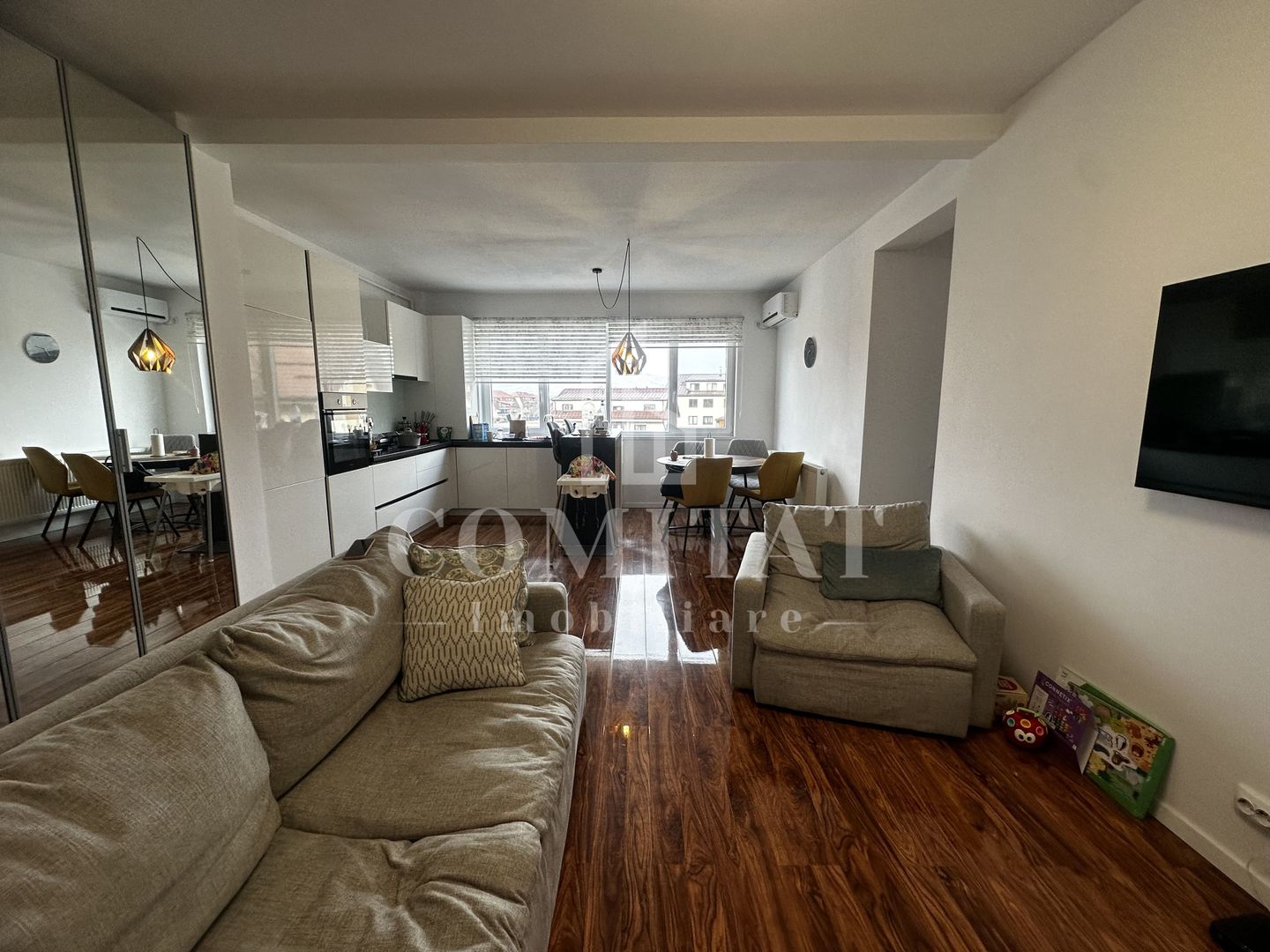 Apartament la etaj intermediar | Loc de parcare | Zona str Sub Cetate - Poză 2