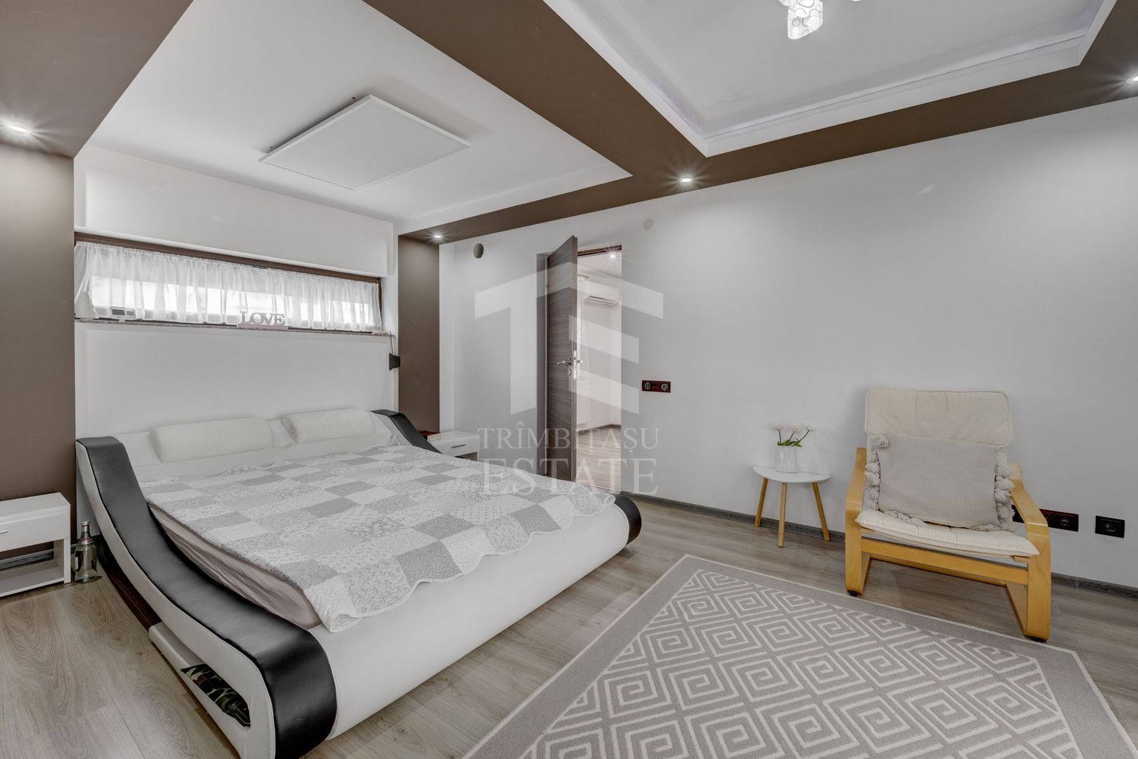 Vilă 342 mp cu piscină și 800 mp teren / 4 dormitoare / Pleașa - Poză 38