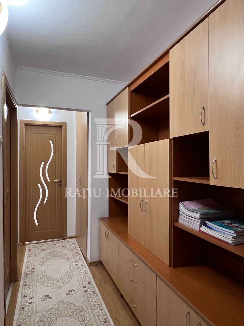 Apartament cu 3 camere | Etaj 2| Parcare Supraterana |Nufarul | Oradea - Poză 9