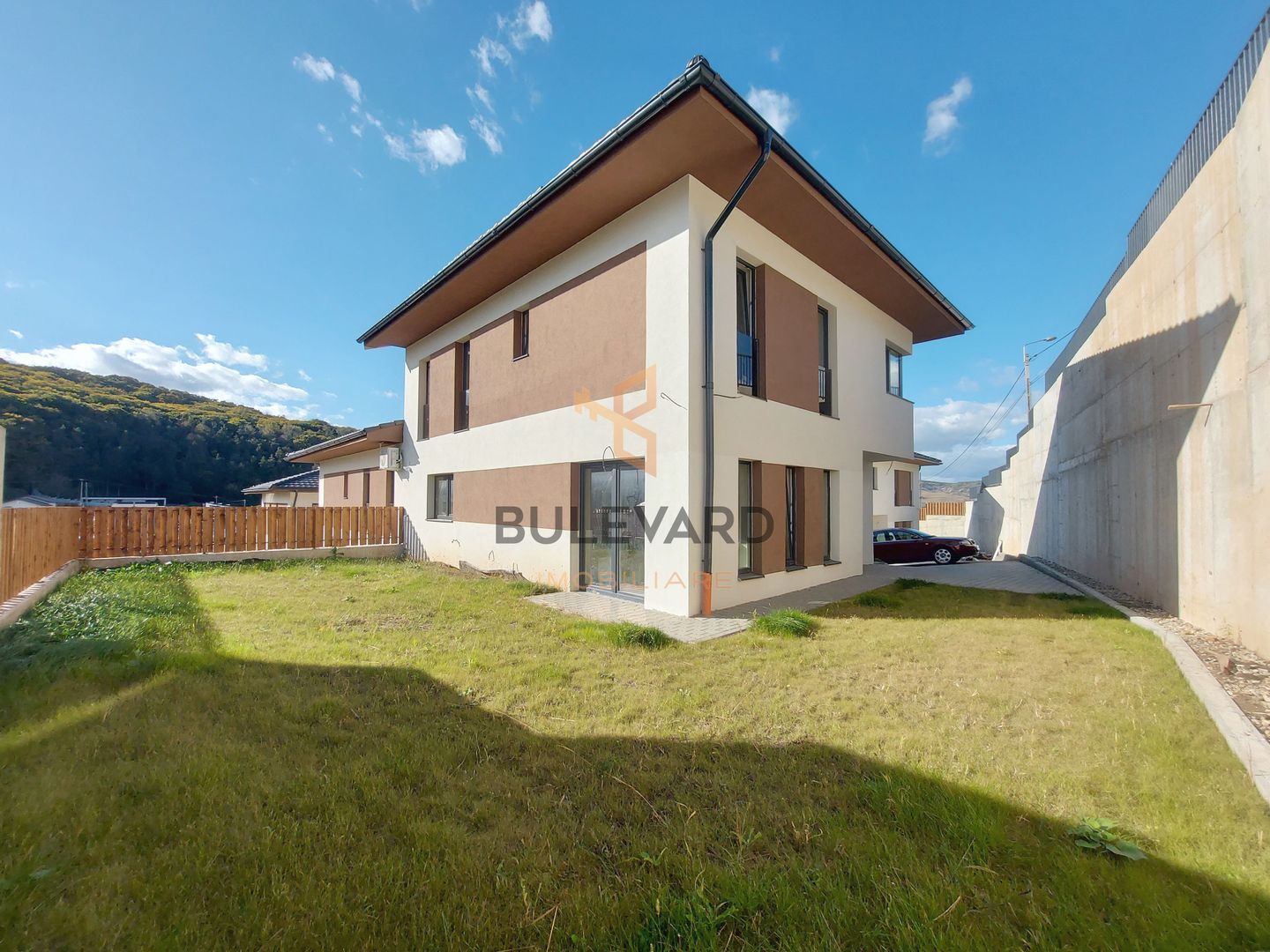 Casa tip duplex/CF/teren 290 mp/zona strazii Crizantemelor! - Poză 1