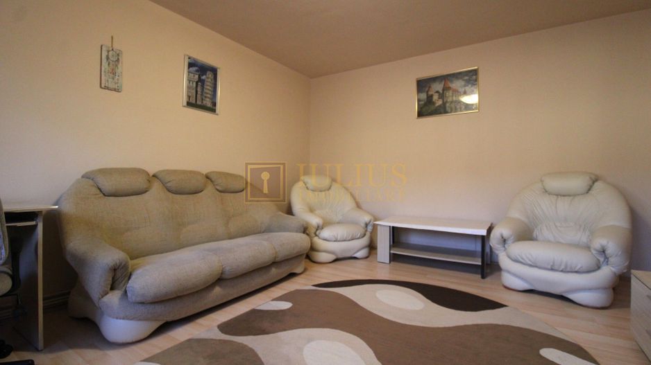 3 camere + 2 bai, centrala proprie. zona Aradului. - Poză 1