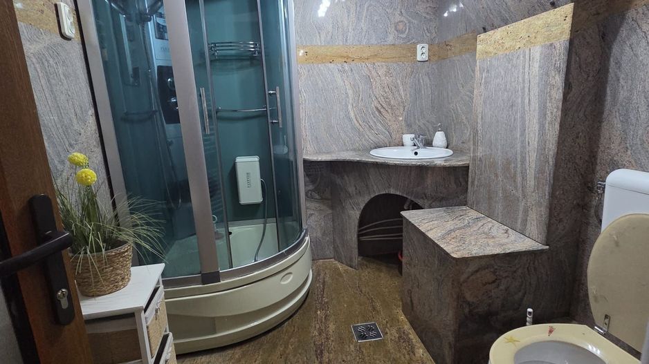 Apartament 2 camere decomandat-zona Spitalul Judetean-139.500 euro neg - Poză 8