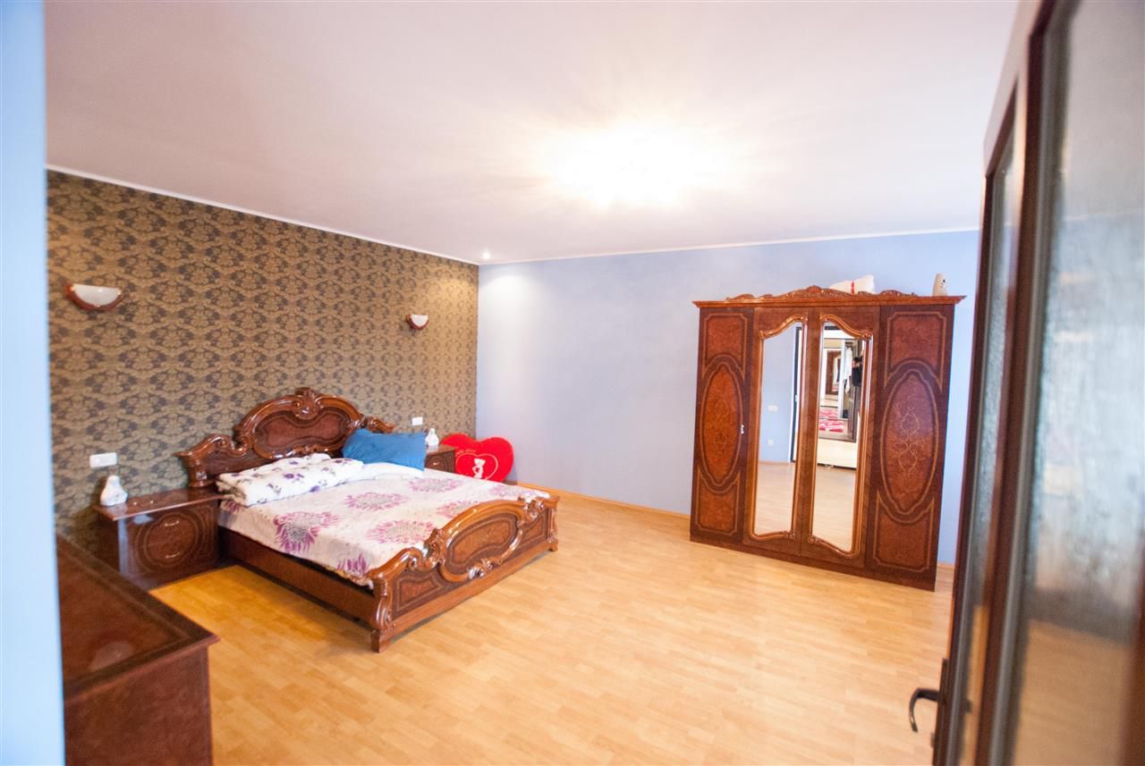 Casa 15 camere 846 mp utili 720 mp teren - Poză 14