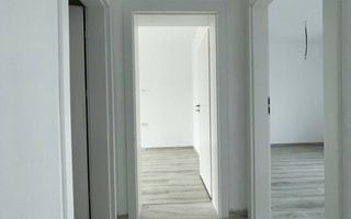 Casă tip înșiruită cu 3 camere de vânzare în Giroc - Poză 4