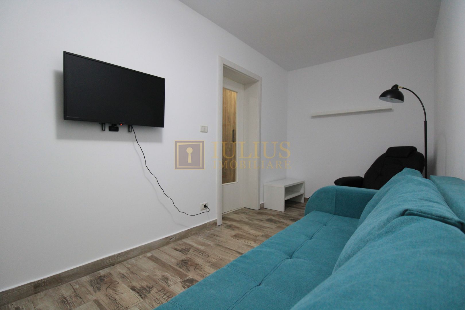 Giroc, plan parter, mobilat si utilat complet ! Loc parcare privat. - Poză 11