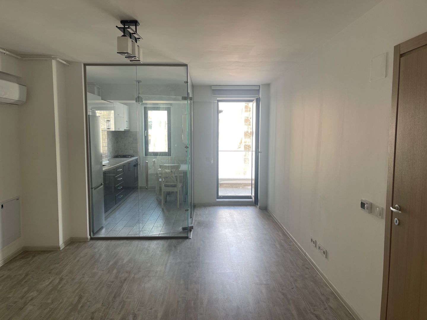 Închiriez apartament 2 camere, Nerva Traian, destinat pentru birouri - Poză 2